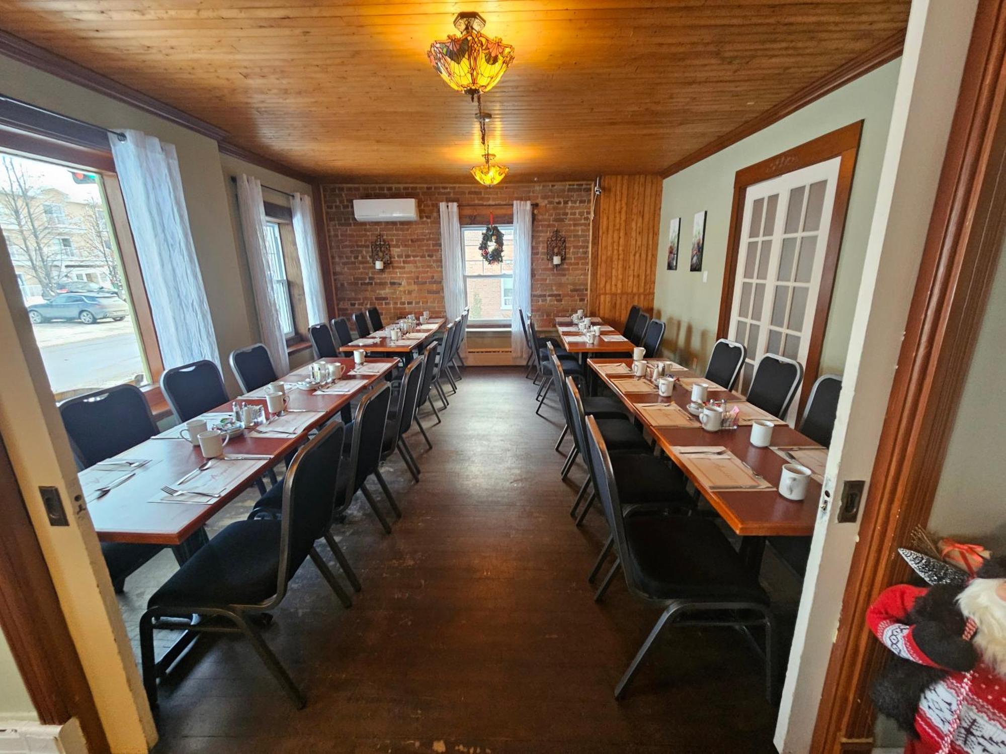 Auberge Les Deux Tours Saguenay Exterior photo